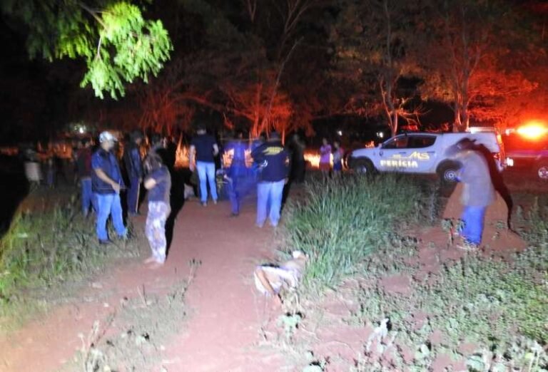 Mulher é assassinada por chutes, socos e estrangulamento por 3 adolescente