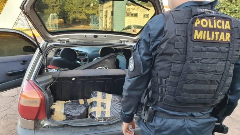 PM apreende veículo com mais de 130 kg. de droga