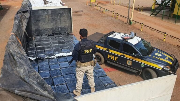 PRF apreende mais de 7 toneladas de maconha em Eldorado (MS)