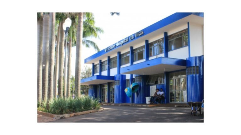 Mae e filho de 3 meses são atropelados por motoqueiro e bebê está no Hospital Da Vida em estado grave