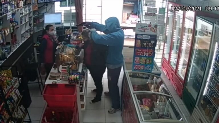 VEJA VÍDEO – Momento de um assalto em mercado em Laguna