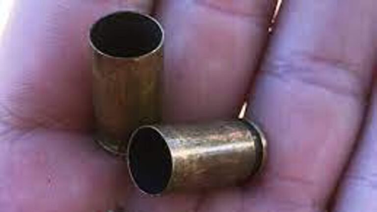 Mulher de 56 anos acaba sendo atingida com tiro na perna por dois individuo em Dourados MS