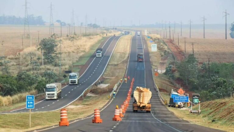 Homem  ainda não identificado morre ao ser atropelado por caminhão em MS