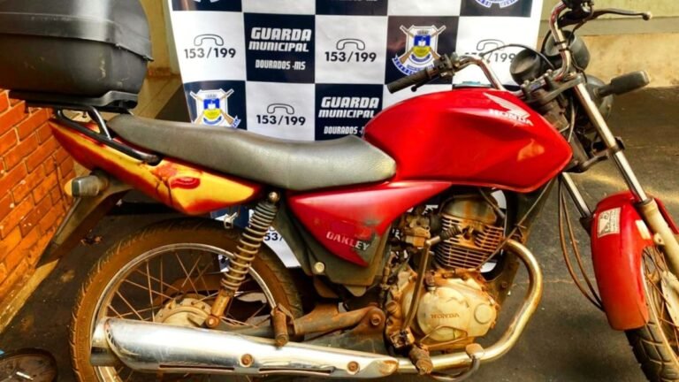 VEJA VÍDEO – Em Dourados Guarda Municipal recupera moto furtada