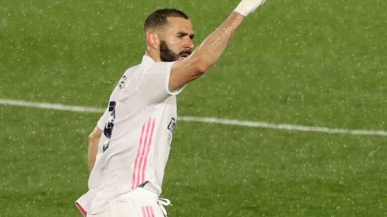 Benzema é convocado para disputar a Eurocopa pela seleção francesa