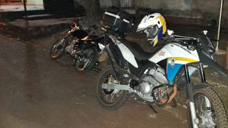 Flagrado pela GMD adolescente empinando moto era foragido da justiça