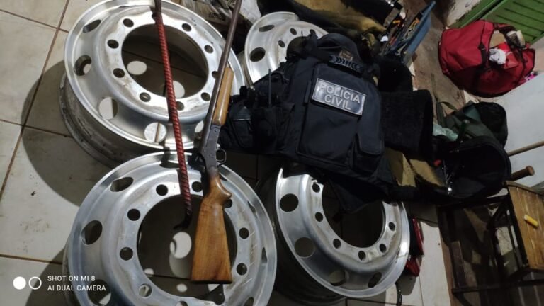 Polícia Civil prende suspeitos de furto de rodas e pneus de carreta estacionada em fazenda