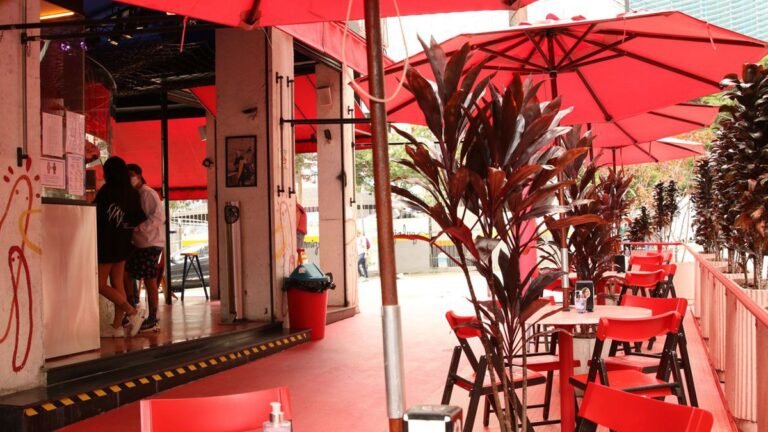 Paraná restringe atividades para conter pandemia de covid-19