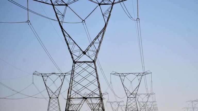 Noticia em áudio – Sancionada lei que devolve PIS/Cofins cobrado na conta de luz