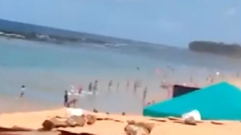 VEJA VÍDEO: Banhista registra tromba d’água na praia na praia