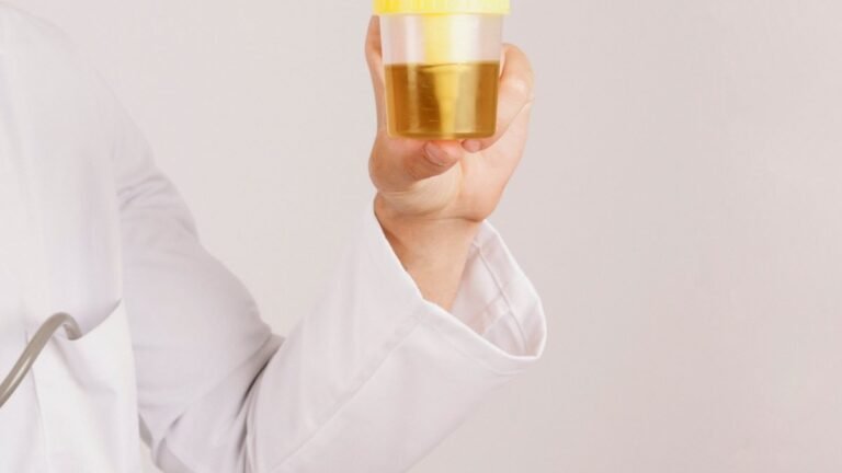 Pesquisa da UFMG desenvolve teste que detecta covid-19 pela urina