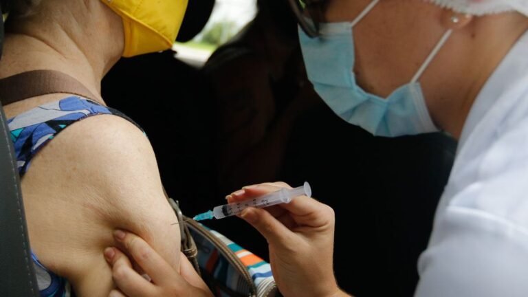 Vacinação da Coronavac dose 2 será retomada a partir hoje