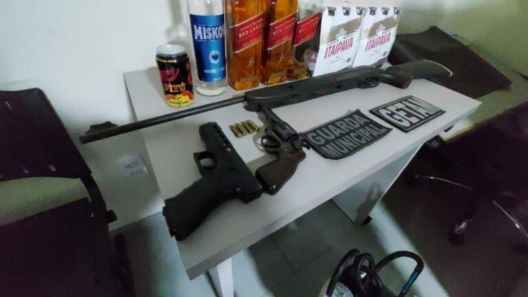 VEJA VÍDEOS – João Paulo II – GM e PM PRENDEM REVÓLVER, BEBIDAS E ILUMINAÇÃO EM FESTA CLANDESTINA