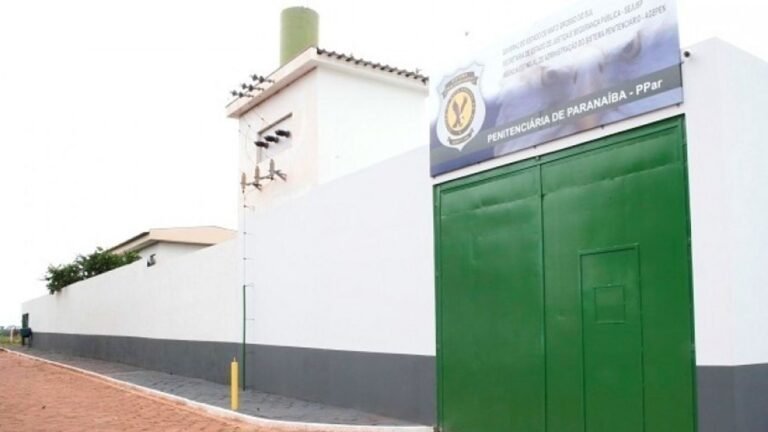 Polícia Militar prende mulher por tentar adentrar com drogas em presídio de Paranaíba