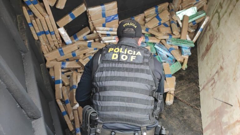 Veja vídeo – Carreta com mais de uma tonelada de maconha que seguia para São Paulo foi apreendida pelo DOF