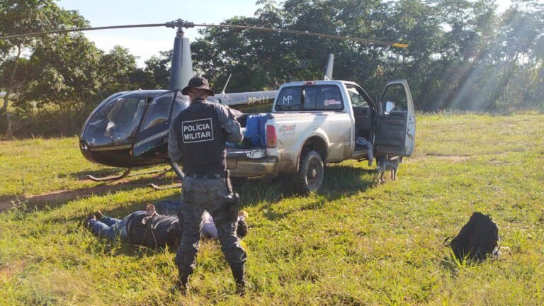 VEJA VÍDEO – Helicóptero preso com 200 kg de cocaína pela Polícia Militar  em MS