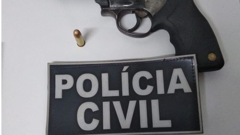 Polícia Civil prende suspeitos em flagrante por posse de arma de fogo e roubo