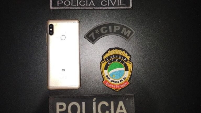 Jovem é preso com celular furtado e vai parar na delegacia