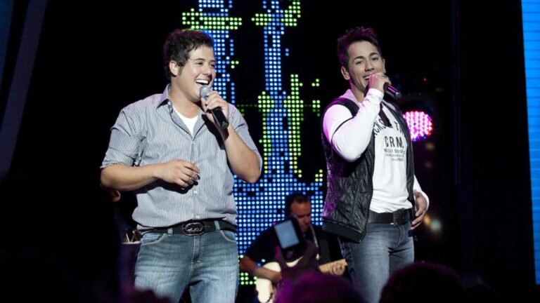 Cantor Tiago fala sobre cirurgia de aumento de pênis: “É um negócio bem louco!” [ENTENDA]