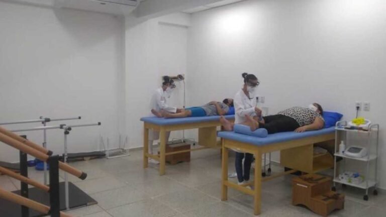 Acadêmicos de fisioterapia atendem pacientes no tratamento pós-Covid em Dourados