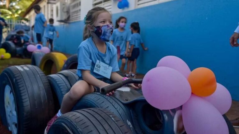 Detentos transformam pneus em peças lúdicas e proporcionam mais aprendizado às crianças