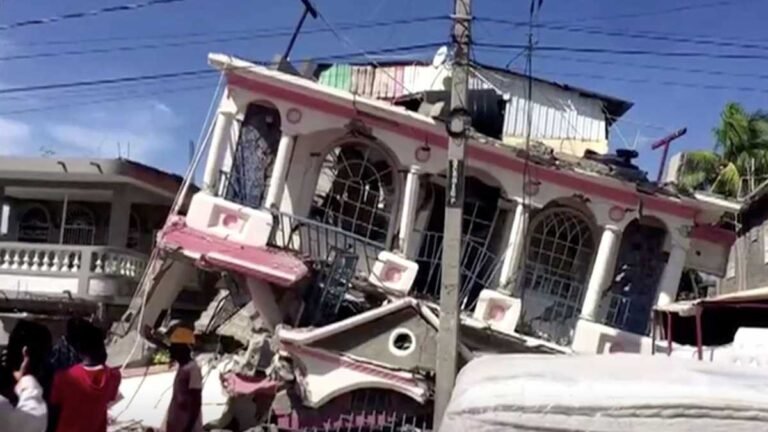 Chega a 724 o número de mortos em terremoto no Haiti