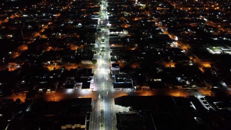 Prefeitura entrega iluminação de mais de 3km da Hayel Bon Faker