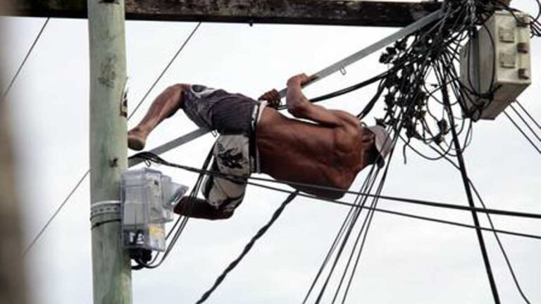 Ladrão de fio causa blecaute total para roubar e acaba preso
