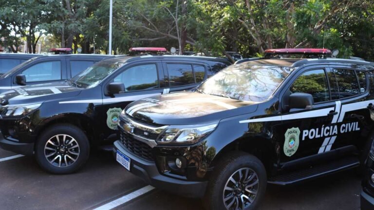 Tutora é presa por maus tratos e policiais civis resgatam dois cães em MS
