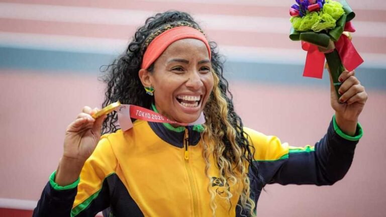 Sul-mato-grossense Silvânia Costa sagra-se bicampeã paralímpica no salto em distância