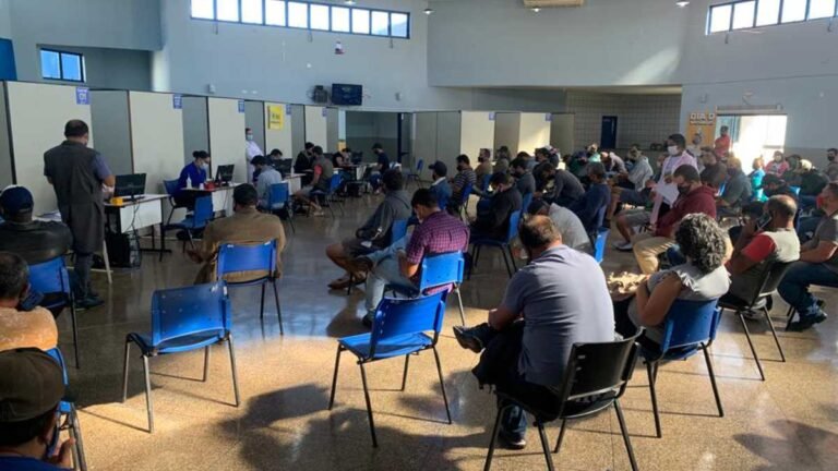 Aplicação da Dose 1 para adolescentes com 17 anos acontece no CCI Andre Chamorro