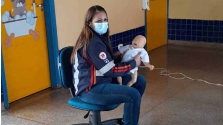 Samu ministra aulas de primeiros socorros a professores da educação infantil