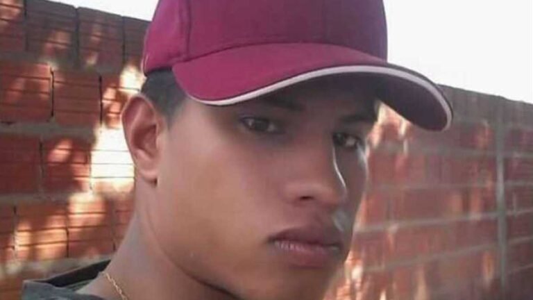 Jovem é assassinado a facadas durante briga entre duas mulheres