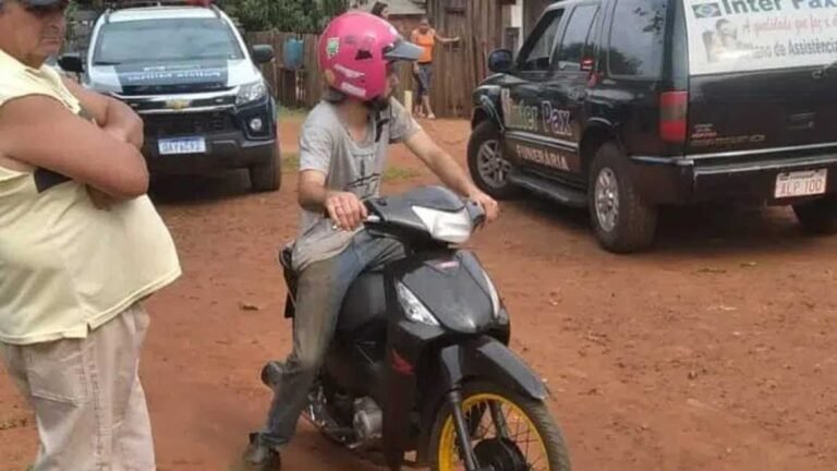 Homem é executado a tiros dentro de casa por casal pistoleiros de moto