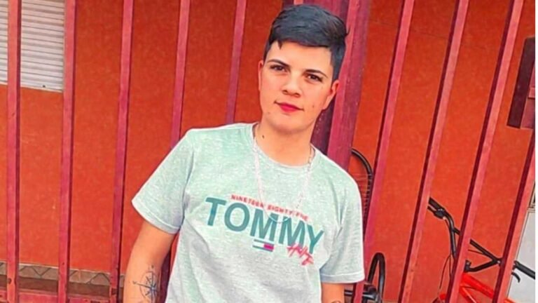 Jovem é encontrada morta pendurada em fio elétrico na varanda de casa