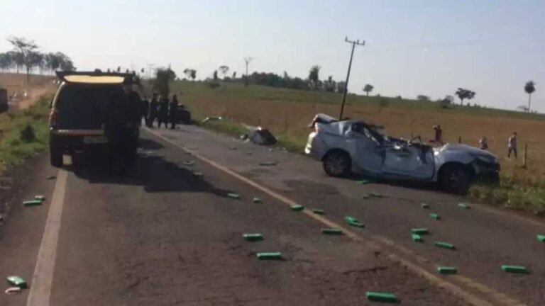 Traficante em fuga colide frontalmente em carro de família e causa uma tragédia