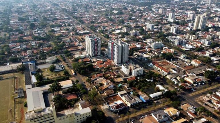 Asfalto novo impulsiona vendas e diminui custos no comércio central de Dourados