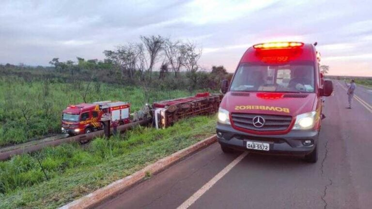 Jovem morre em acidente ao tombar caminhão, mais um acidente com vitima fatal em Dourados