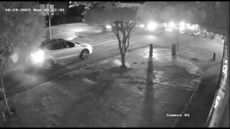 VÍDEO ASSUSTADOR – Viatura da polícia atropela motociclista na Rua Bela Vista em Dourados