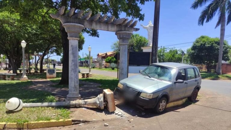 Após  zigue-zague condutor embriagado é preso pela Polícia ao derrubar poste de iluminação