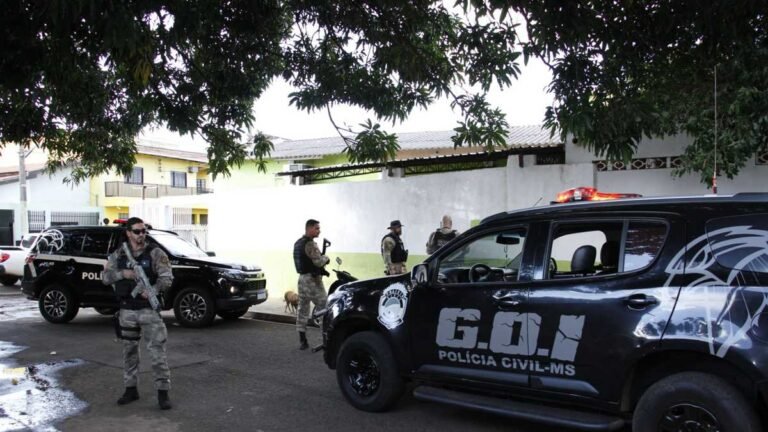 Suspeitos de homicídio são presos por policiais civis momentos após crime