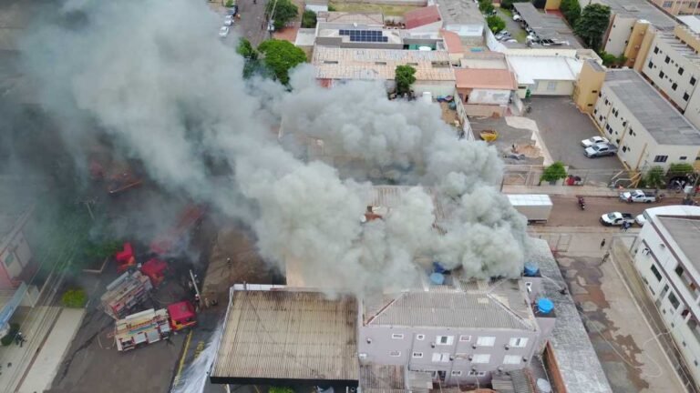 Encontrado morto rapaz que ficou dentro de prédio em chamas em MS