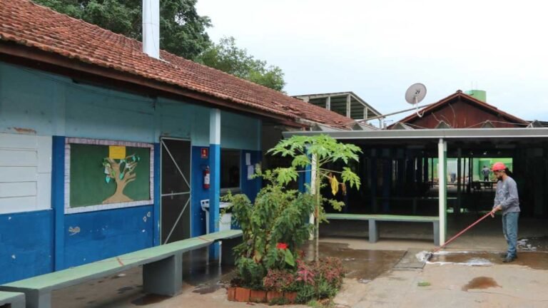 Projeto que utiliza mão de obra de internos da CPAIG inicia reforma da 13ª escola pública