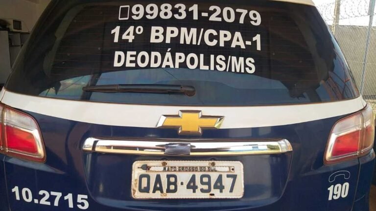 Homem chapado bate em viatura policial e acaba preso em MS