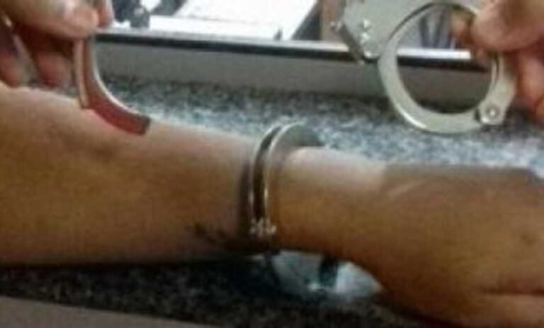 Homem é preso após bebedeira com amigos e ameaçar esposa com faca