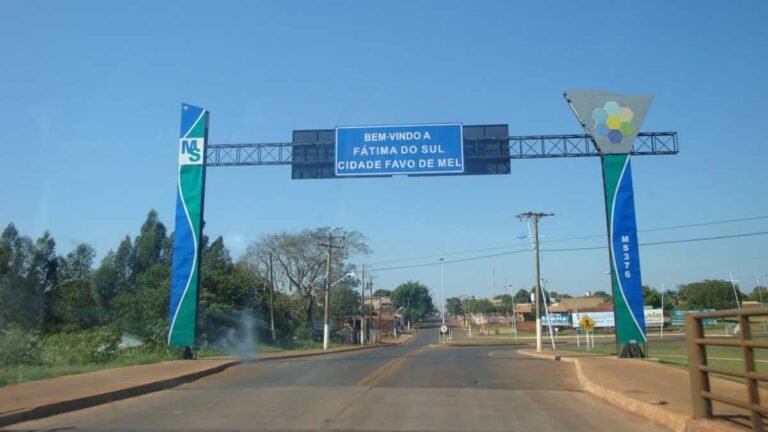 Mulher finge estar morta e escapa após namorado tentar afogá-la