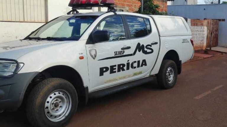 Mãe chega em casa e encontra filho agonizando pendurado em corda em MS