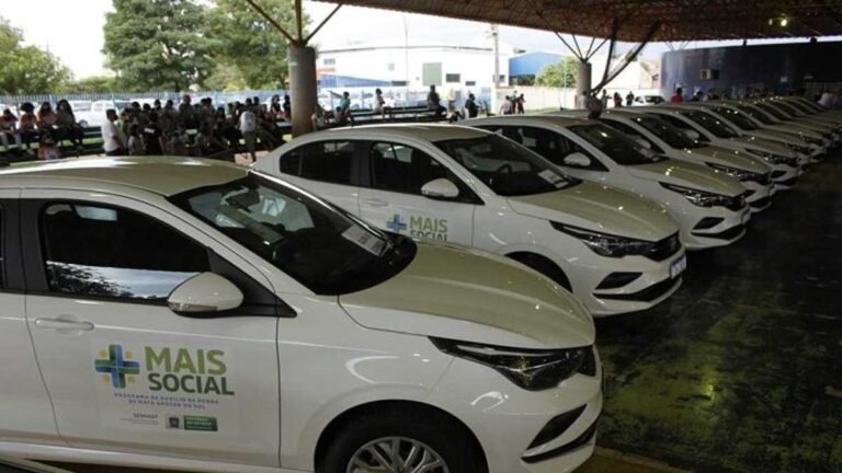 Dia D de campanha natalina e entrega de veículos para o Mais Social