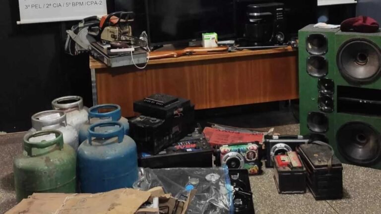 Polícia Civil, com apoio da Polícia Militar realiza operação e recupera vários objetos furtados
