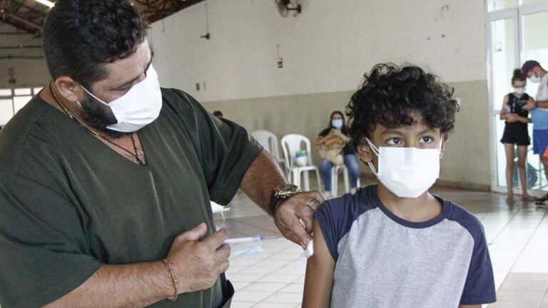 Mais 26,3 mil doses de vacina da Pfizer, para uso pediátrico, chegam ao MS